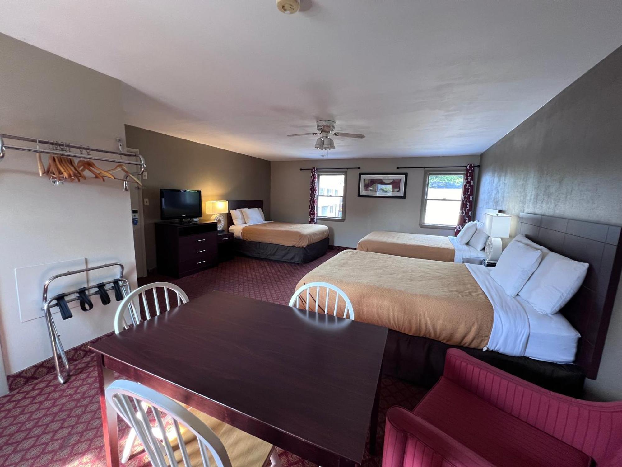 Rodeway Inn & Suites Херши Экстерьер фото