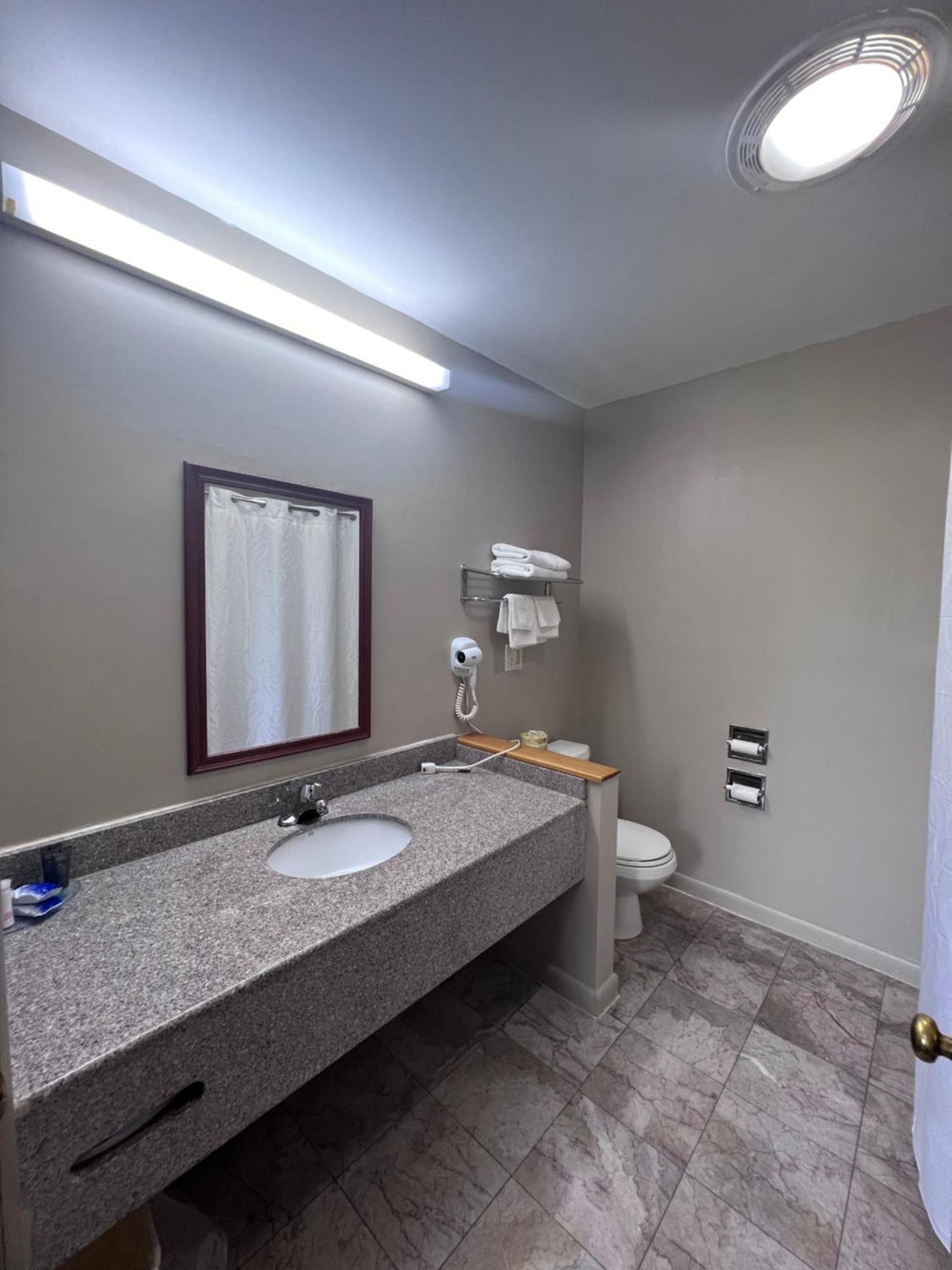 Rodeway Inn & Suites Херши Экстерьер фото