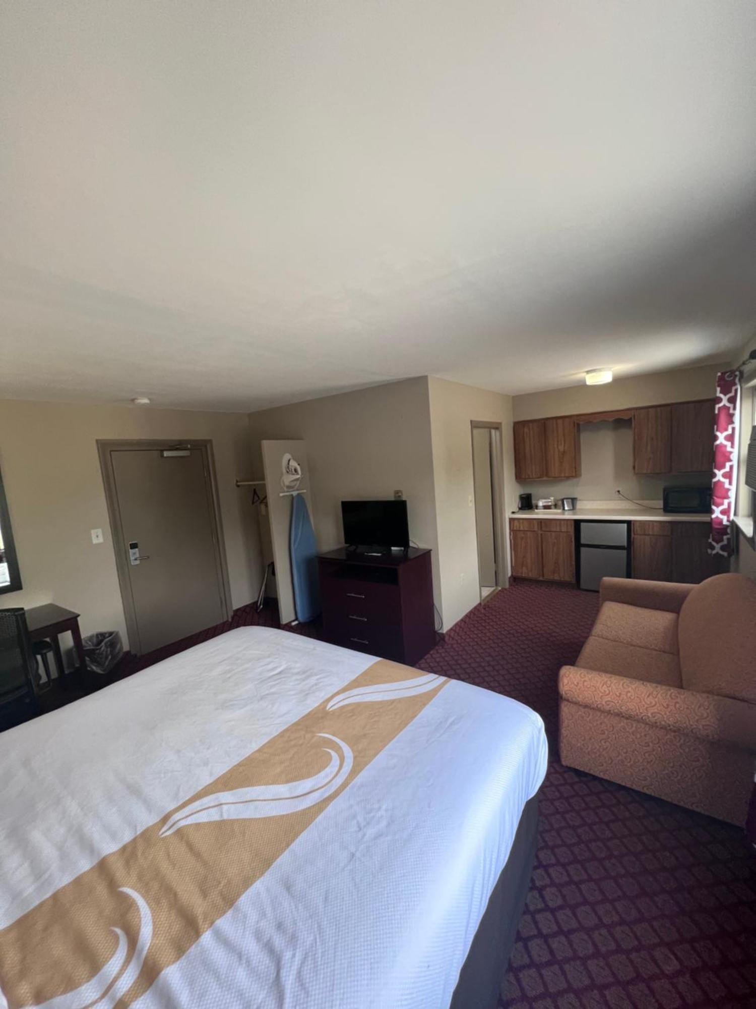 Rodeway Inn & Suites Херши Экстерьер фото